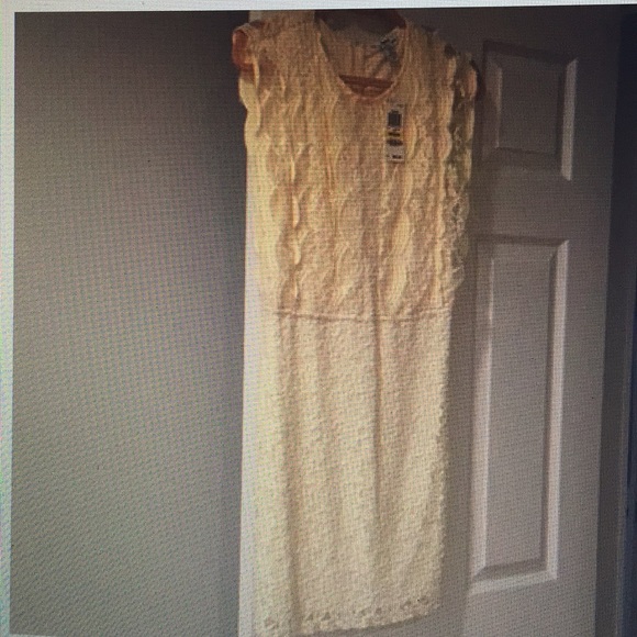 Dress - Picture 4 of 5